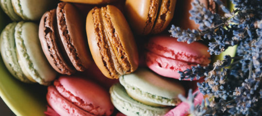 secrets of preparing macarons in Paris